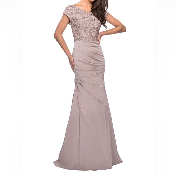 La Femme | Short Sleeve Embroidered Bodice Ruched Mermaid Gown | NWT - Picture 1 of 6